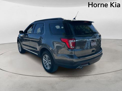 Used 2018 Ford Explorer XLT w/ Equipment Group 201A image 5