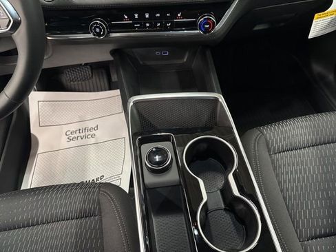 New 2026 Chevrolet Equinox LT AWD/4WD image 18