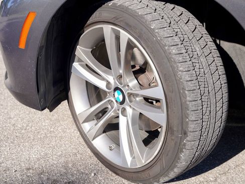 Used 2017 BMW 330i xDrive Sedan AWD/4WD image 4
