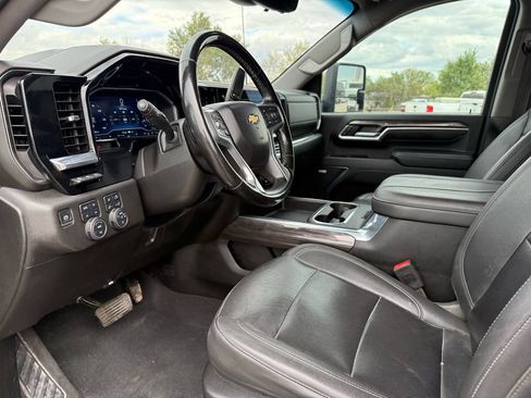 Used 2025 Chevrolet Silverado 2500 LTZ w/ LTZ Plus Package AWD/4WD image 32
