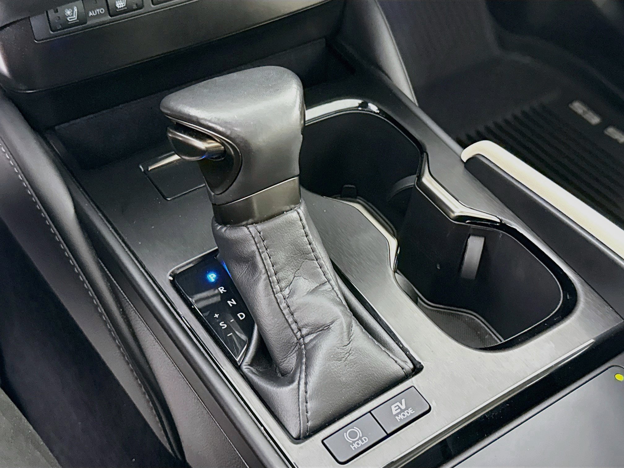Used 2023 Lexus ES 300h Ultra Luxury FWD image 18