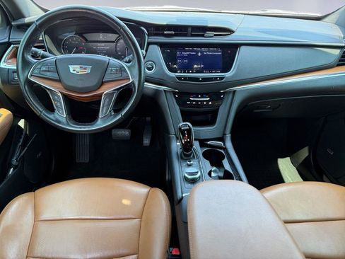 Used 2021 Cadillac XT5 Premium Luxury w/ LPO, Floor Liner Package AWD/4WD image 21