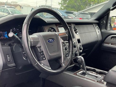 Used 2017 Ford Expedition EL Platinum AWD/4WD image 2