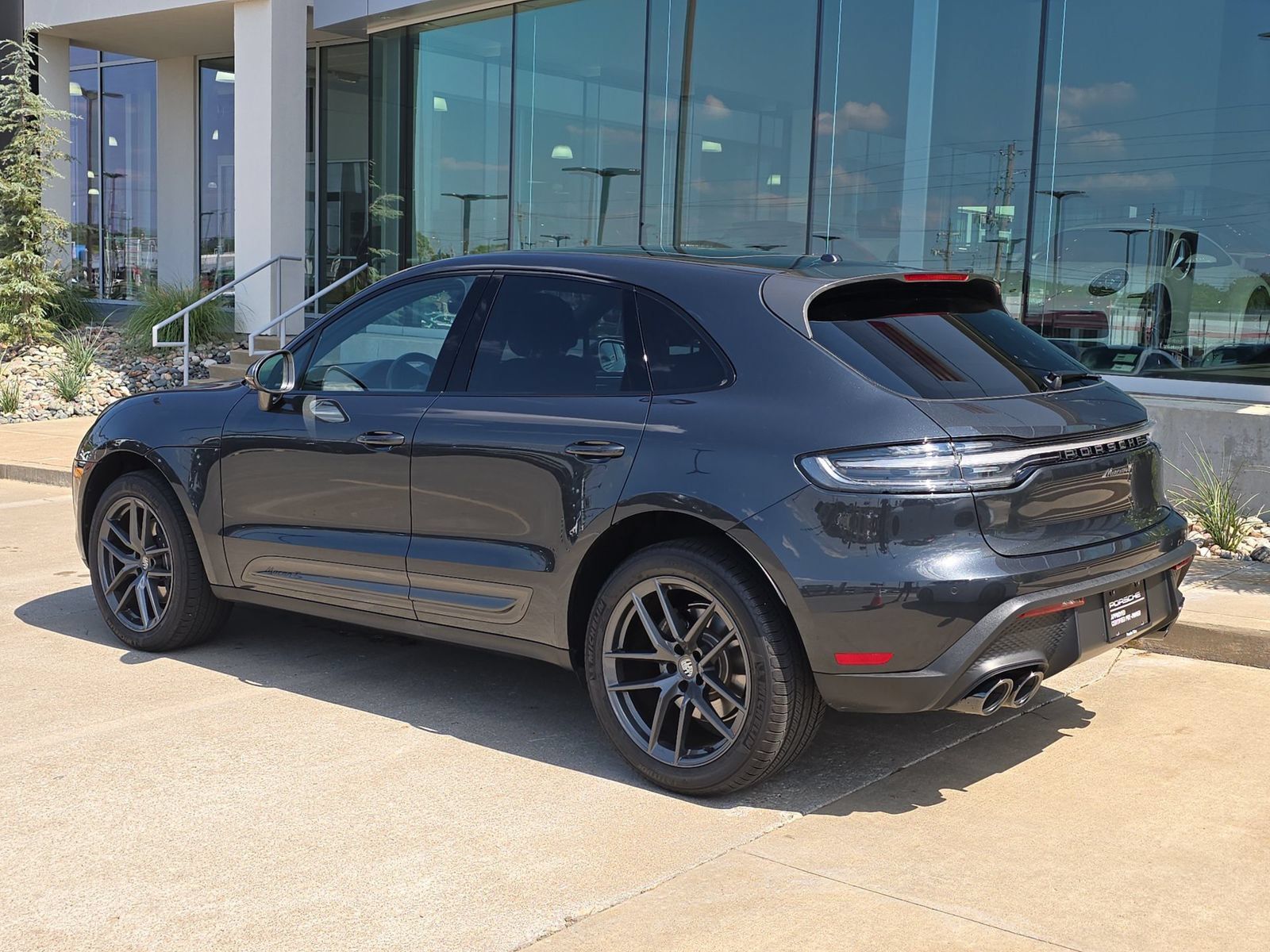 Certified 2026 Porsche Macan Turbo AWD/4WD image 3