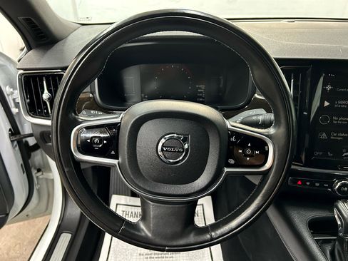Used 2018 Volvo S90 T5 Momentum w/ Convenience Package image 21