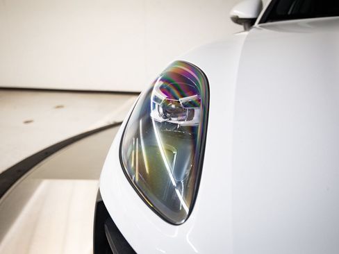 Certified 2020 Porsche Macan S AWD/4WD image 13