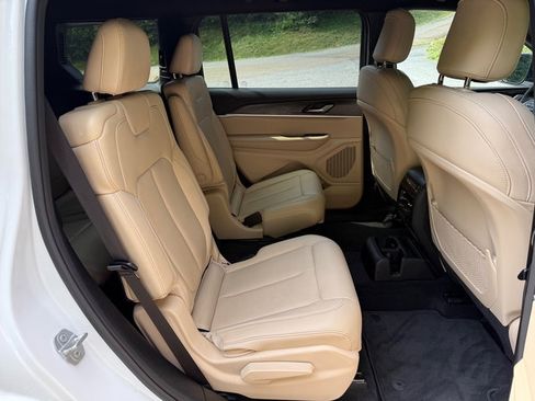 Used 2025 Jeep Grand Cherokee L Limited w/ Black Appearance Package RWD image 22