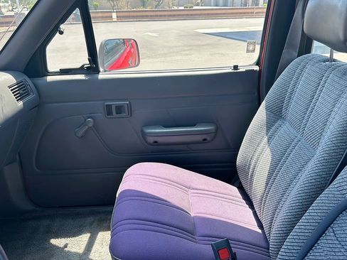 Used 1994 Toyota Pickup DX image 32