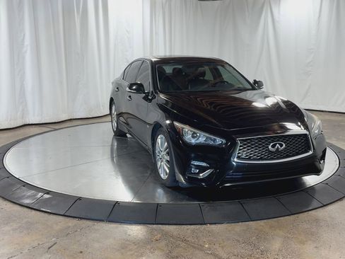 Used 2018 INFINITI Q50 Luxe w/ Cargo Package (L95) image 3