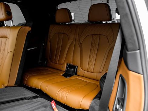 Used 2025 BMW ALPINA XB7 AWD/4WD image 55