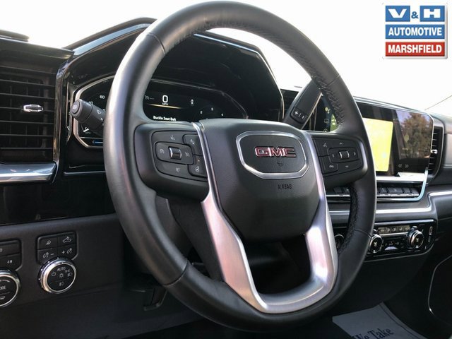 Used 2024 GMC Sierra 1500 SLT AWD/4WD image 13