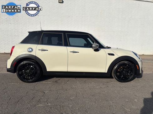 Used 2022 MINI Cooper S image 1