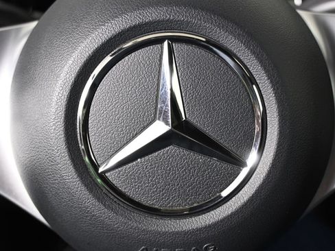 Used 2025 Mercedes-Benz GLA 250 4MATIC image 33