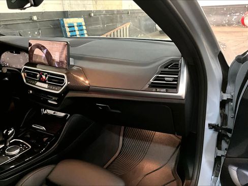 Certified 2024 BMW X4 M40i image 17
