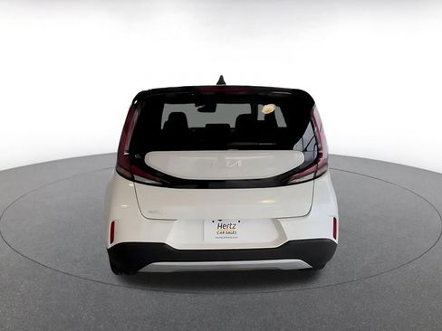 Used 2025 Kia Soul LX w/ LX Technology Package image 16