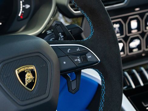 Used 2019 Lamborghini Urus AWD/4WD image 43