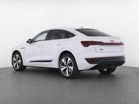 Used 2024 Audi Q8 e-tron Premium Plus AWD/4WD image 7