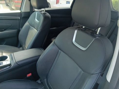 Used 2022 Hyundai Tucson Limited FWD image 2