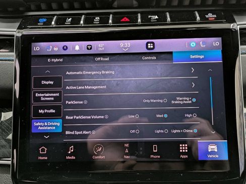 Used 2023 Jeep Grand Cherokee Trailhawk AWD/4WD image 9