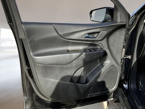 Used 2023 Chevrolet Equinox LT FWD image 18