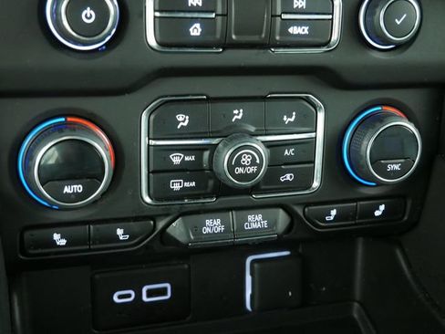 Used 2023 Chevrolet Suburban RST w/ Sport Performance Package AWD/4WD image 30