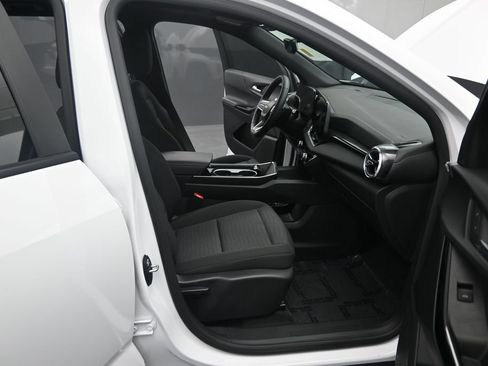 Used 2025 Chevrolet Equinox LT w/ Safety and Technology Package FWD image 18