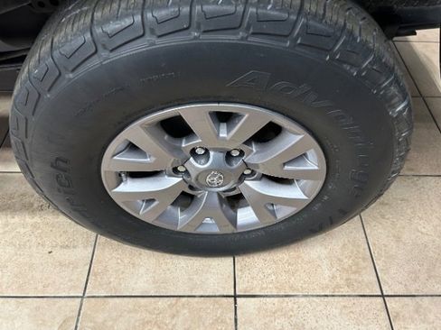 Used 2018 Toyota Tacoma SR5 image 19