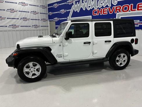 Used 2021 Jeep Wrangler Unlimited Sport AWD/4WD image 3