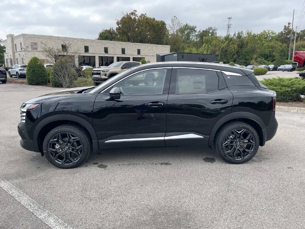 New 2027 Nissan Kicks SR w/ SR Premium Package AWD/4WD image 6