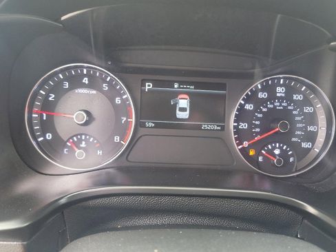 Used 2023 Kia Forte LXS image 9