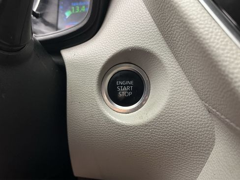 Used 2022 Toyota Corolla Cross LE AWD/4WD image 17