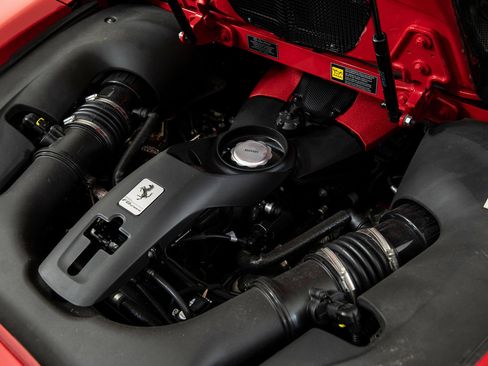 Certified 2022 Ferrari F8 Tributo RWD image 36