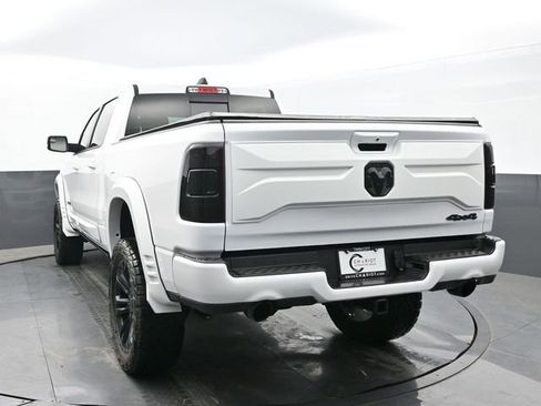 Used 2023 RAM 1500 Laramie AWD/4WD image 4
