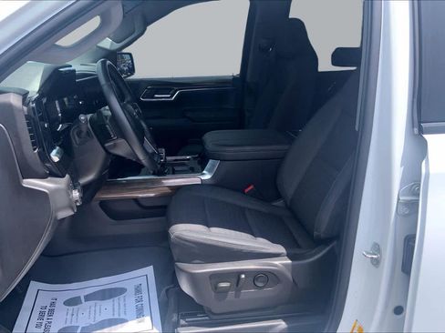 Used 2023 Chevrolet Silverado 1500 LT Trail Boss w/ Convenience Package II AWD/4WD image 8