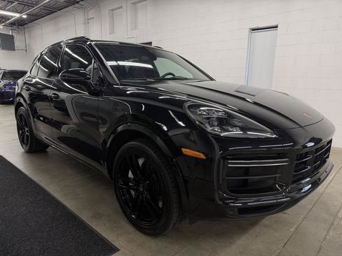 Used 2021 Porsche Cayenne Turbo AWD/4WD image 3