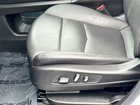 Certified 2025 Cadillac XT5 Premium Luxury image 19