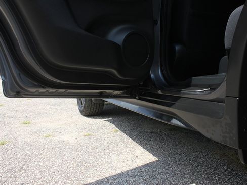 Used 2018 Nissan Rogue SV AWD/4WD image 41