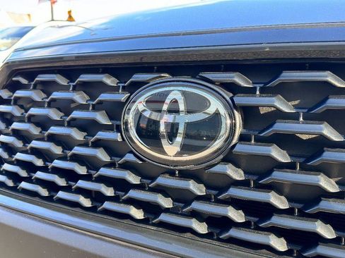 Used 2024 Toyota Corolla Cross LE w/ Moonroof Package image 13