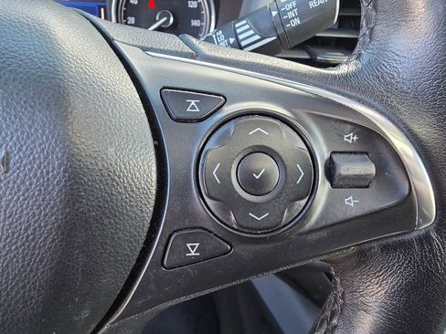 Used 2020 Buick Enclave Essence image 27