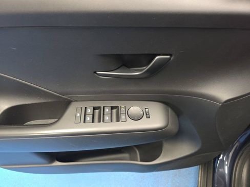 Used 2025 Hyundai Kona SEL AWD/4WD image 17