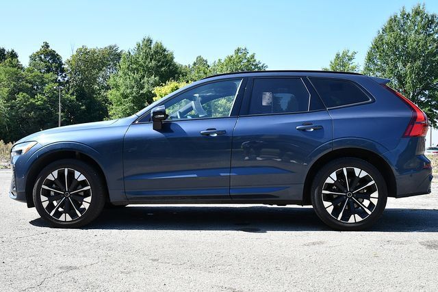 Used 2026 Volvo XC60 B5 Plus AWD/4WD image 4