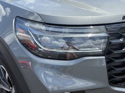Certified 2025 Ford Explorer ST-Line AWD/4WD image 10