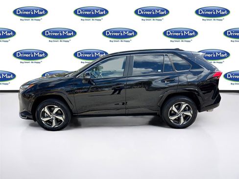 Used 2023 Toyota RAV4 SE w/ Weather & Moonroof Package image 4