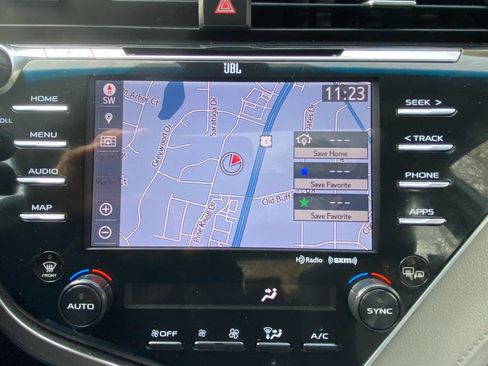 Used 2018 Toyota Camry XLE image 27