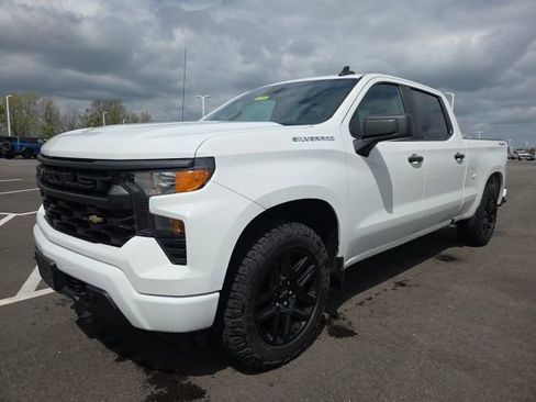 Used 2022 Chevrolet Silverado 1500 Custom image 2