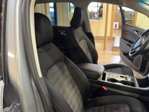 Used 2023 Ford Edge SEL w/ Cold Weather Package image 13