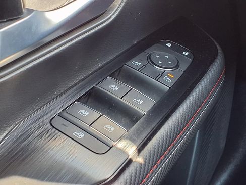 Used 2025 Nissan Kicks SR FWD image 19