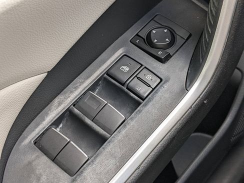 Used 2019 Toyota RAV4 XLE Premium image 22