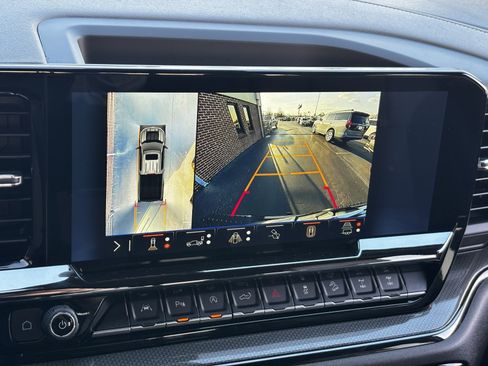 Used 2025 Chevrolet Silverado 1500 ZR2 w/ Technology Package image 6