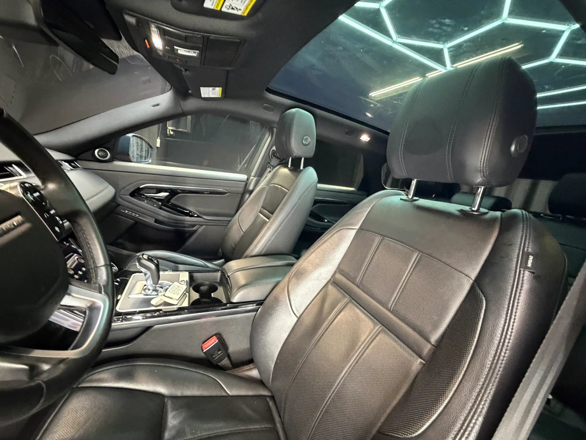 Used 2020 Land Rover Range Rover Evoque SE AWD/4WD image 13
